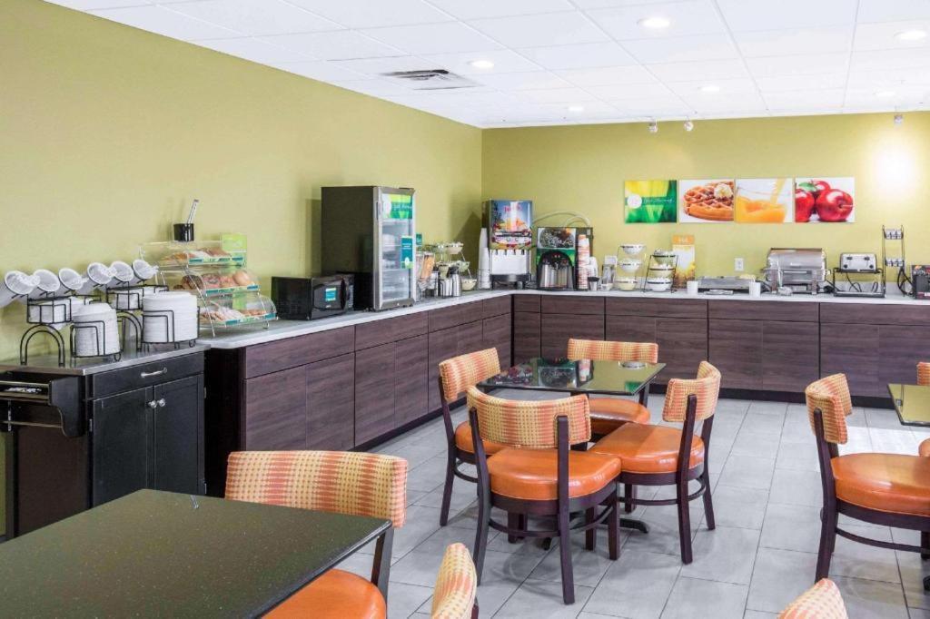 Quality Inn & Suites Arnold - St Louis Zewnętrze zdjęcie