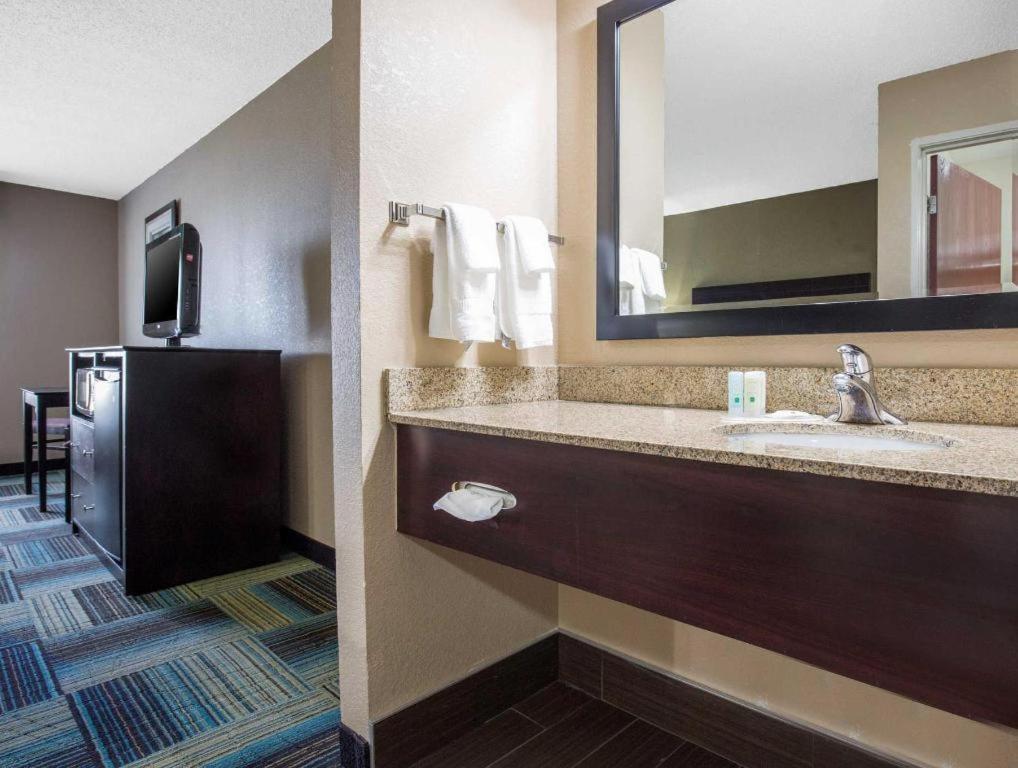 Quality Inn & Suites Arnold - St Louis Zewnętrze zdjęcie